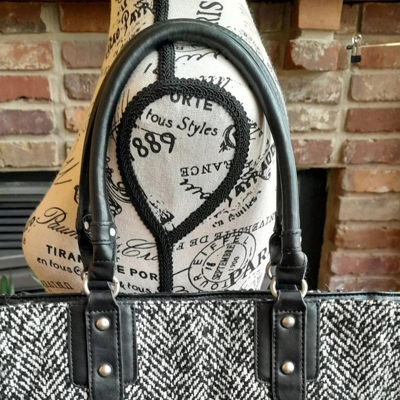 Black and White Wool Herringbone Tote - Picture 3 of 5